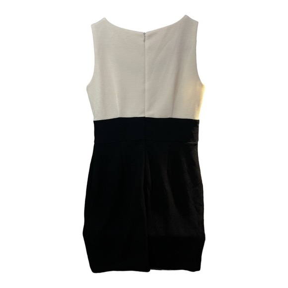 Studio One Mini Dress - Picture 2 of 3